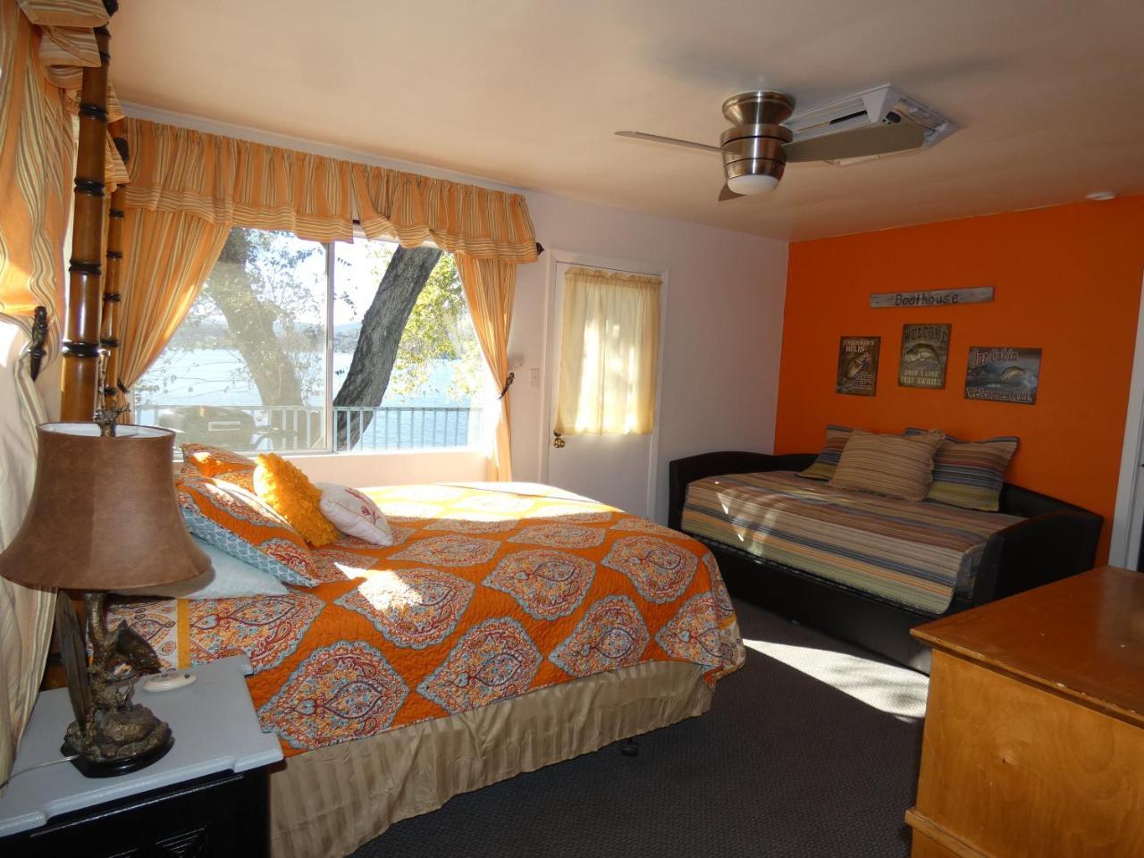 Blue Fish Cove Resort Clearlake Oaks 外观 照片